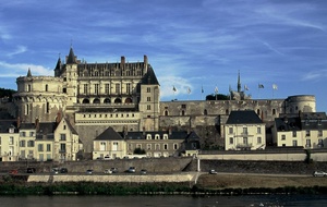  Le CES Tours :    A  L'ASSAUT DU  CHATEAU !