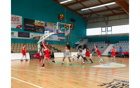 U15 F - Une marche trop haute
