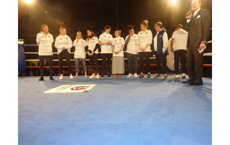 CEST : LES RED GIRLS SUR LE RING !