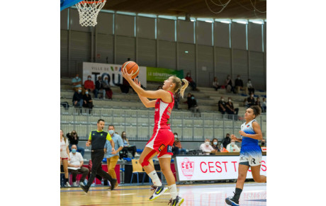 Elle reste ! Charlène HILAIRE 